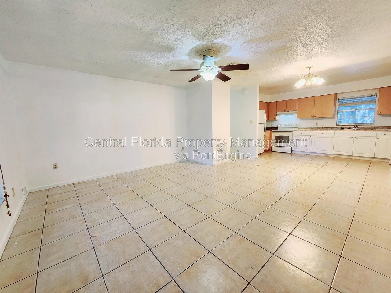 1416 Warwick Pl - Photo 3 of 15