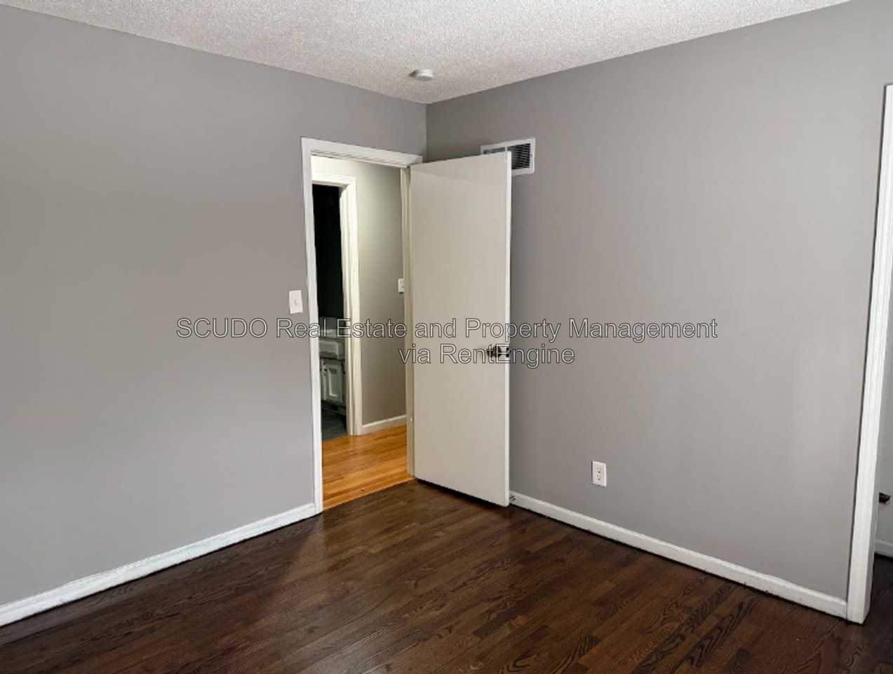 9604 E 67th Ter - Photo 3 of 41