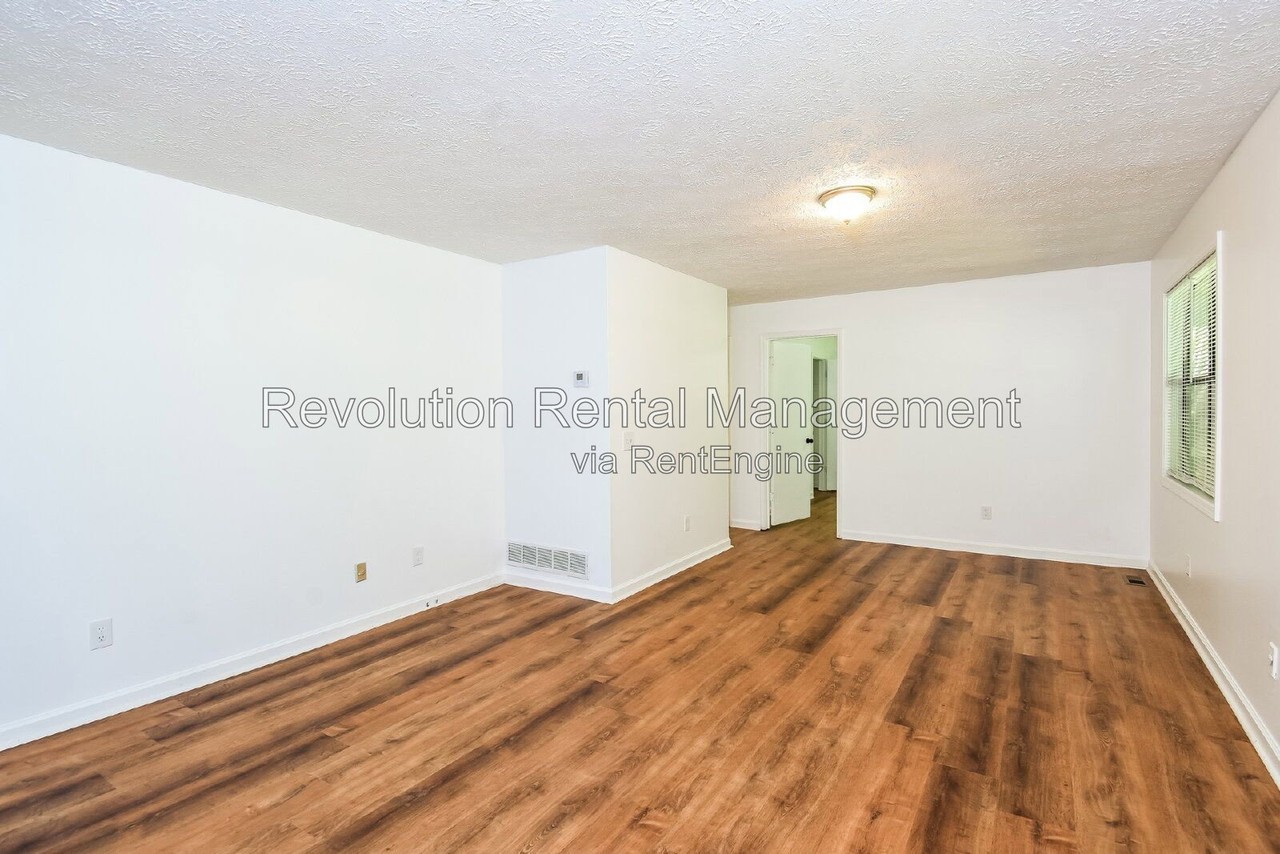 462 Sandtown Rd Se - Photo 3 of 32