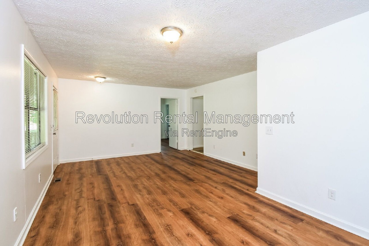 462 Sandtown Rd Se - Photo 4 of 32