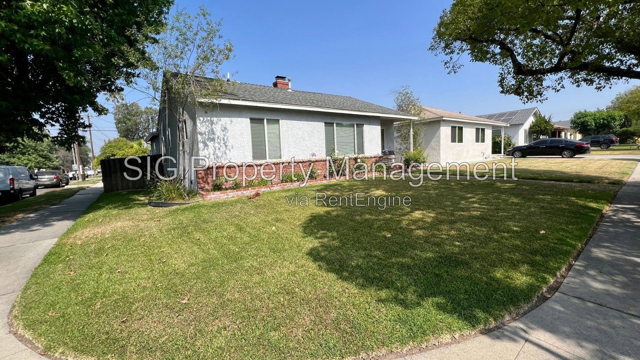 6101 Cartwright Ave - Photo 2 of 39