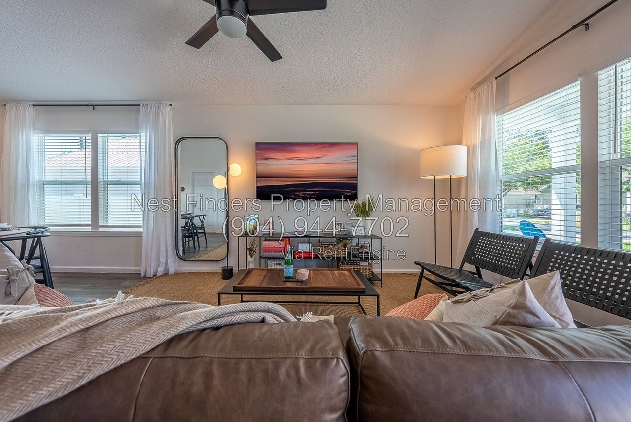 4632 3rd Ave - Photo 4 of 35