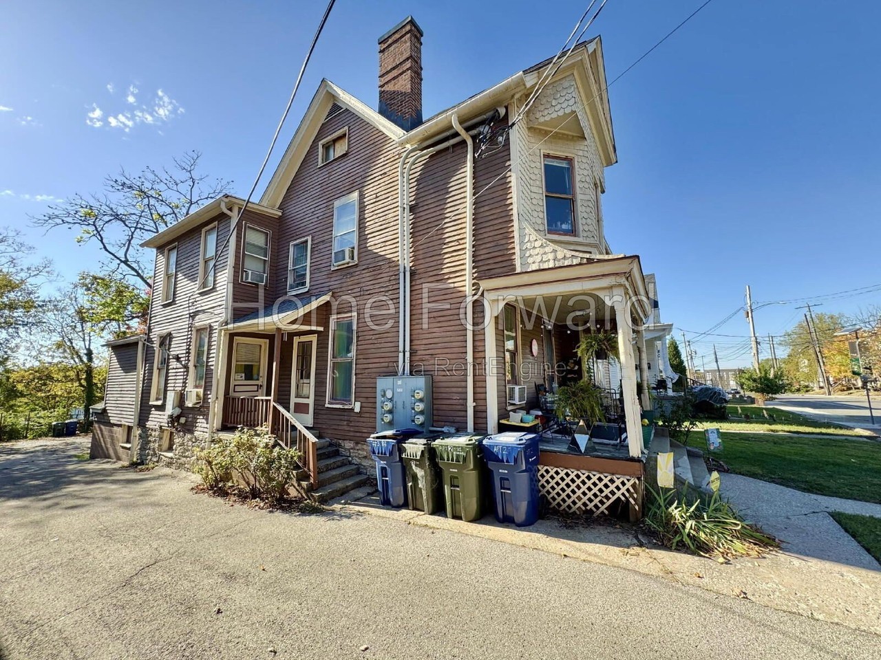 812 W Maxwell St #5 - Photo 3 of 19