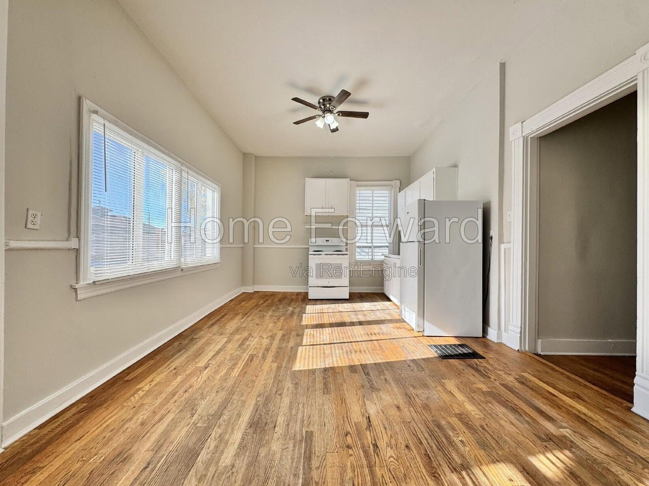 812 W Maxwell St #5 - Photo 5 of 19