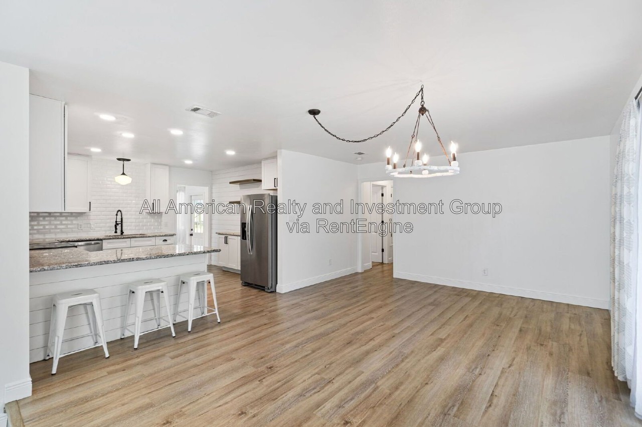 348 Coral Dr Sw - Photo 7 of 36