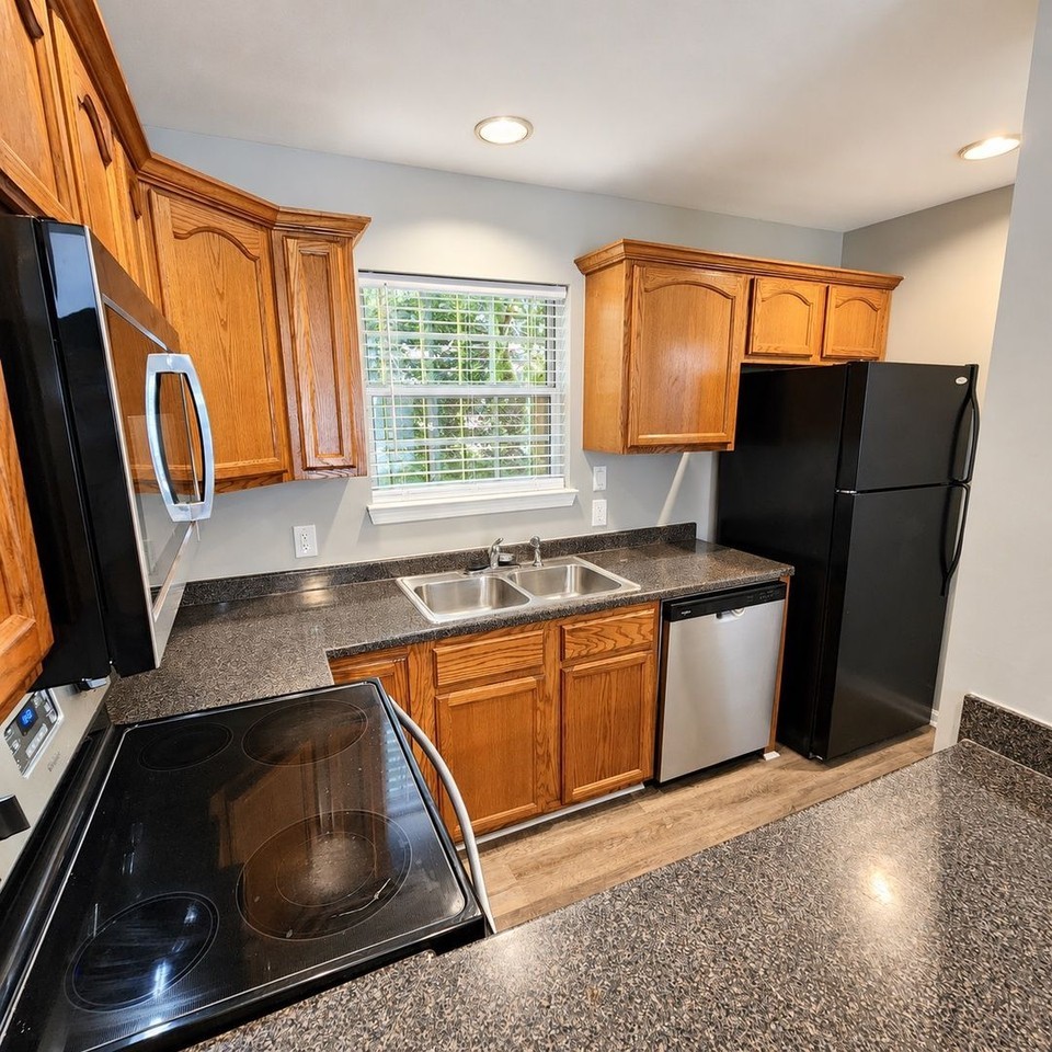 2202 Elder St #A - Photo 5 of 18