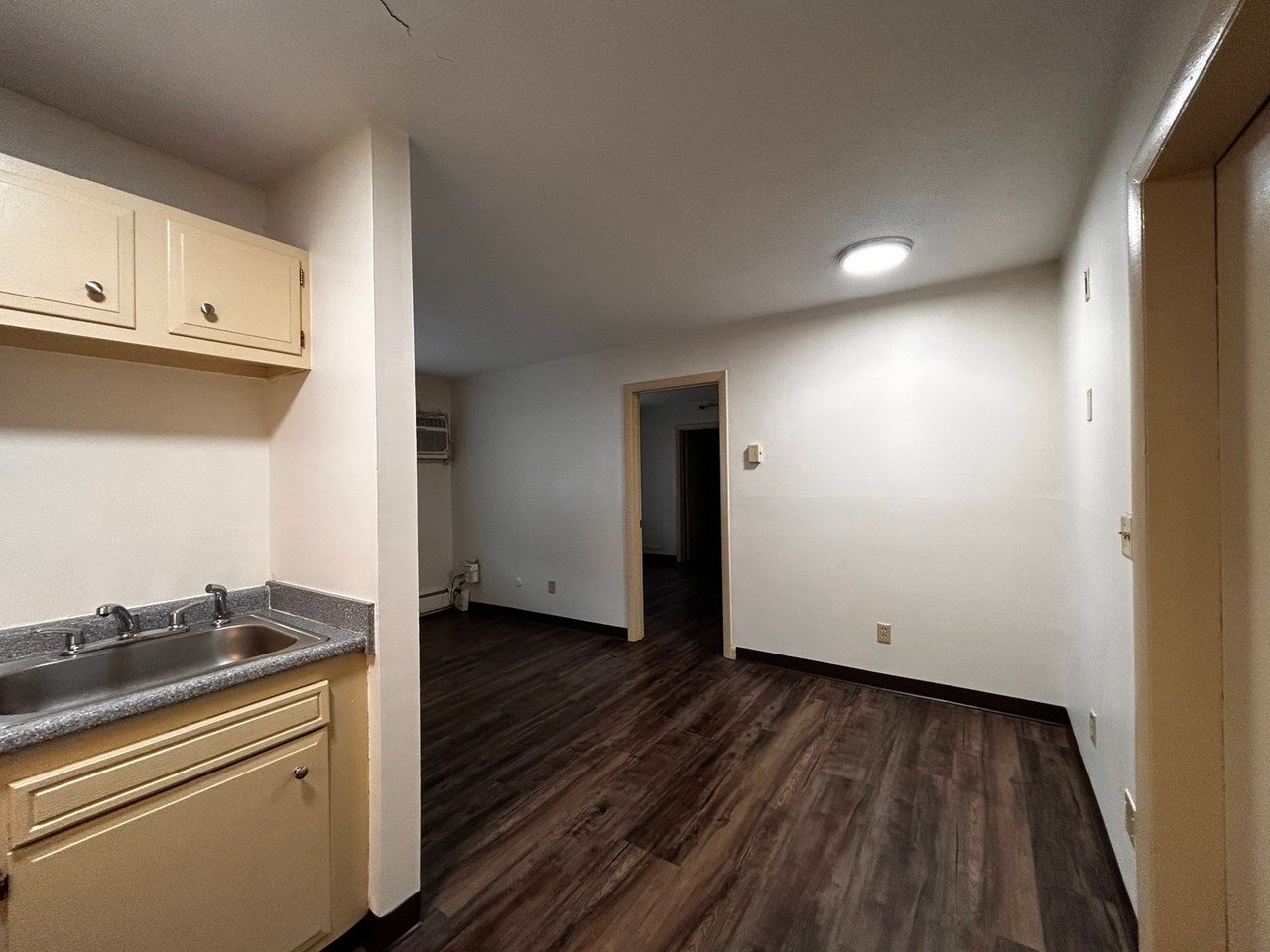 261 Pine St #22 - Photo 3 of 11