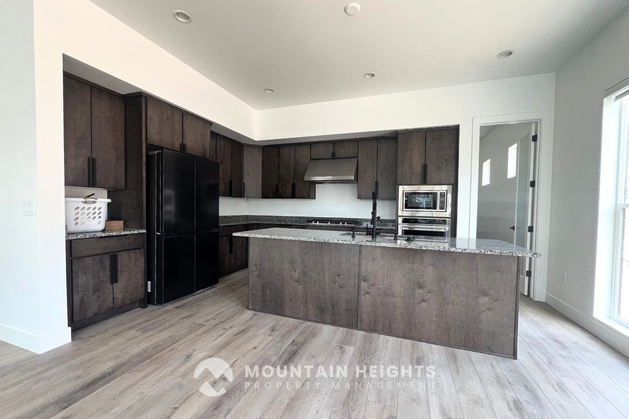 5522 N Fox Canyon Rd - Photo 7 of 39