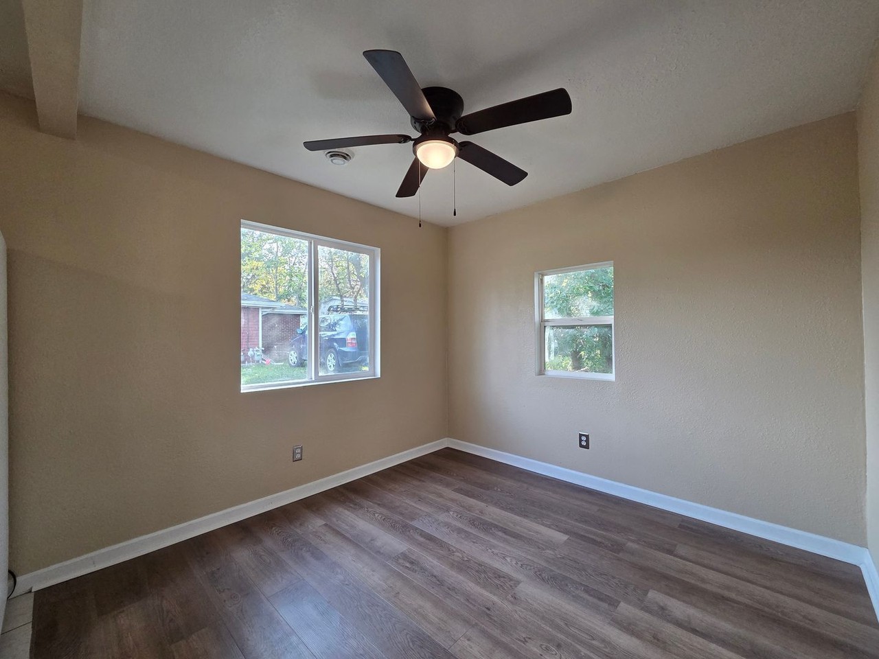 1016 1/2 Hurd Ave - Photo 3 of 6