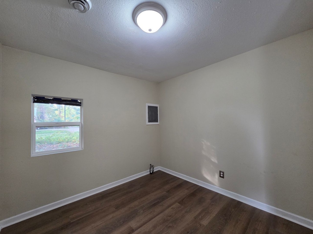 1016 1/2 Hurd Ave - Photo 4 of 6
