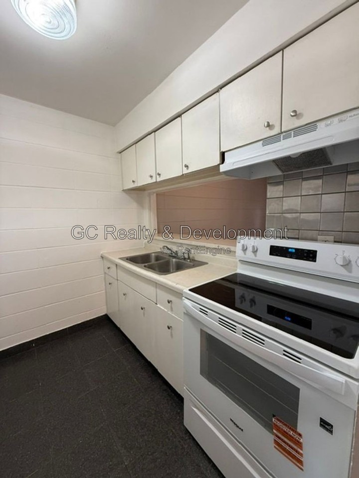 225 Uteg St #3 - Photo 7 of 13