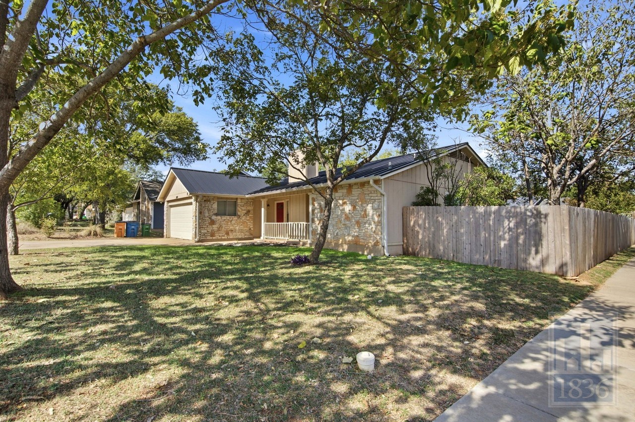 3800 Tattershall Ln - Photo 3 of 31
