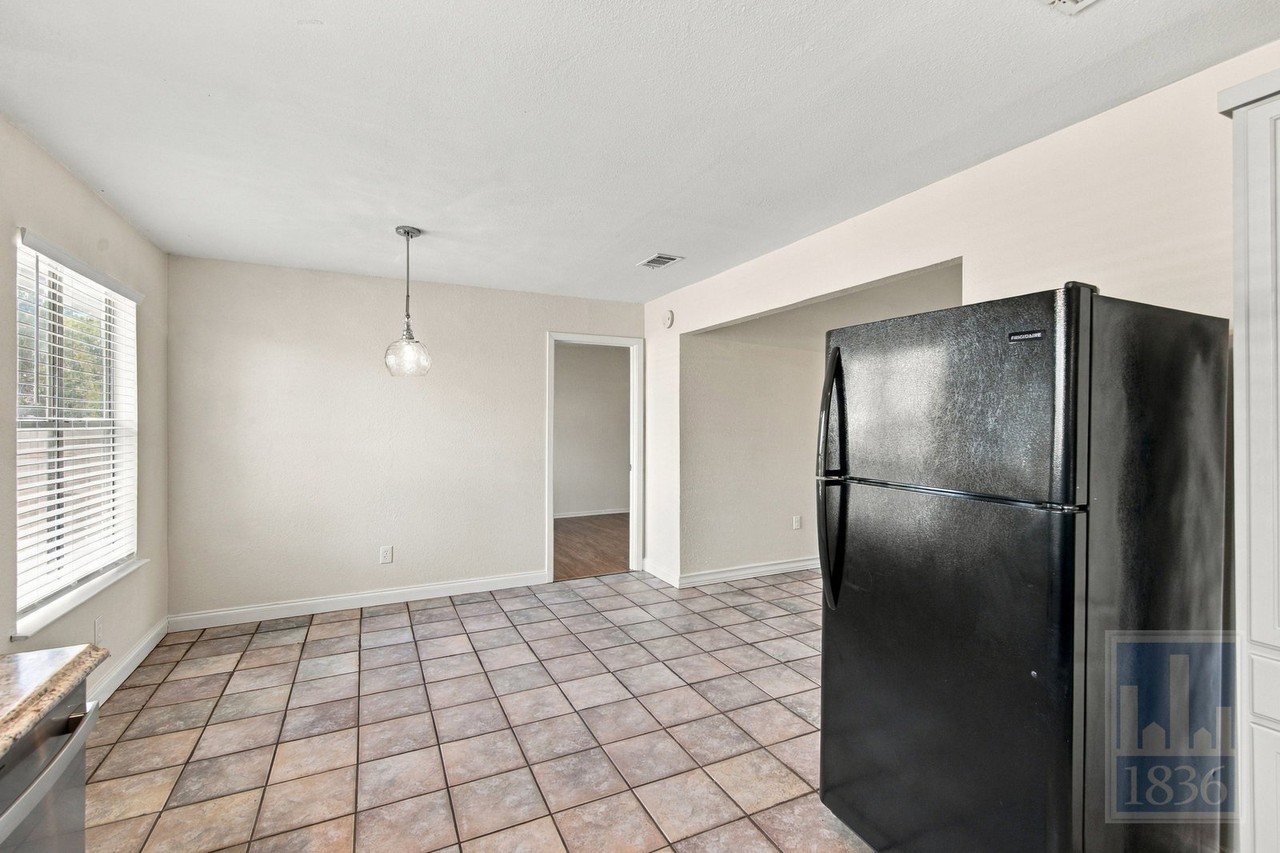 3800 Tattershall Ln - Photo 5 of 31