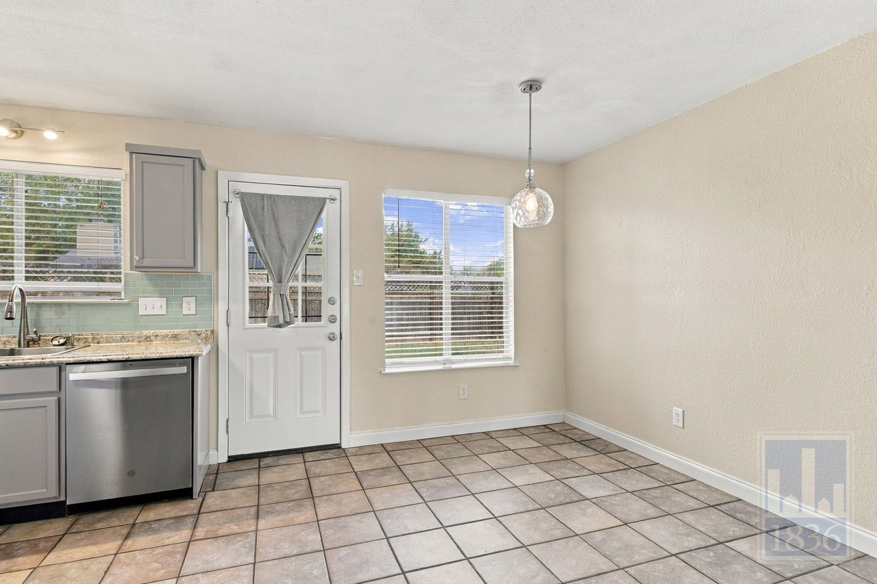 3800 Tattershall Ln - Photo 6 of 31