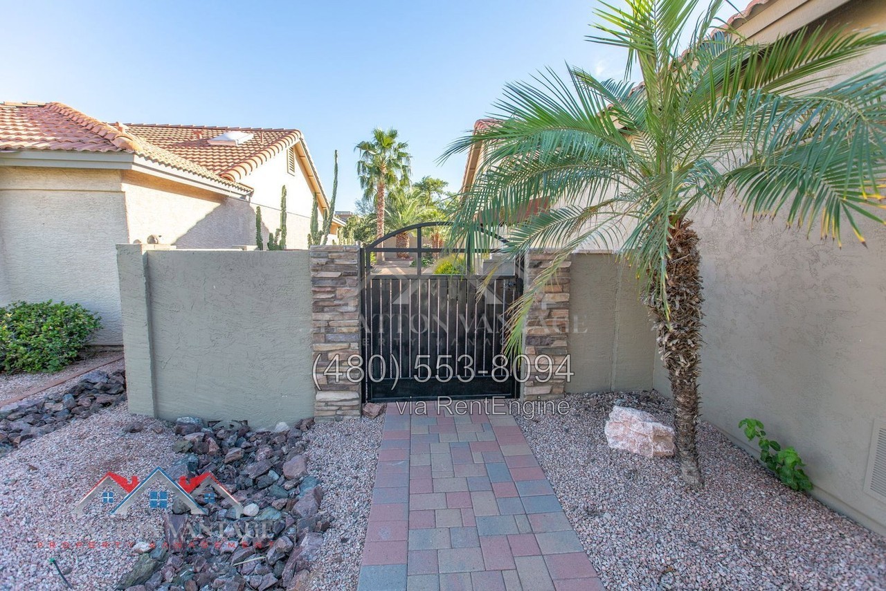 10435 E Hercules Dr - Photo 5 of 50