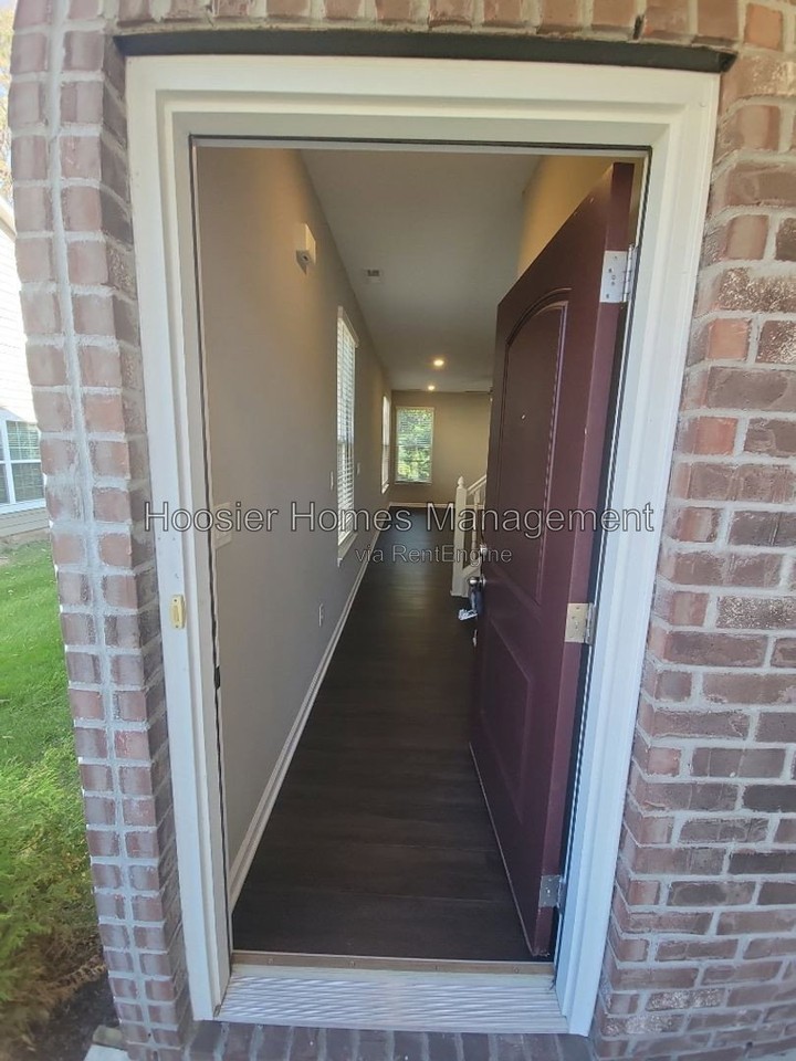 5649 Brownstone Dr - Photo 3 of 31