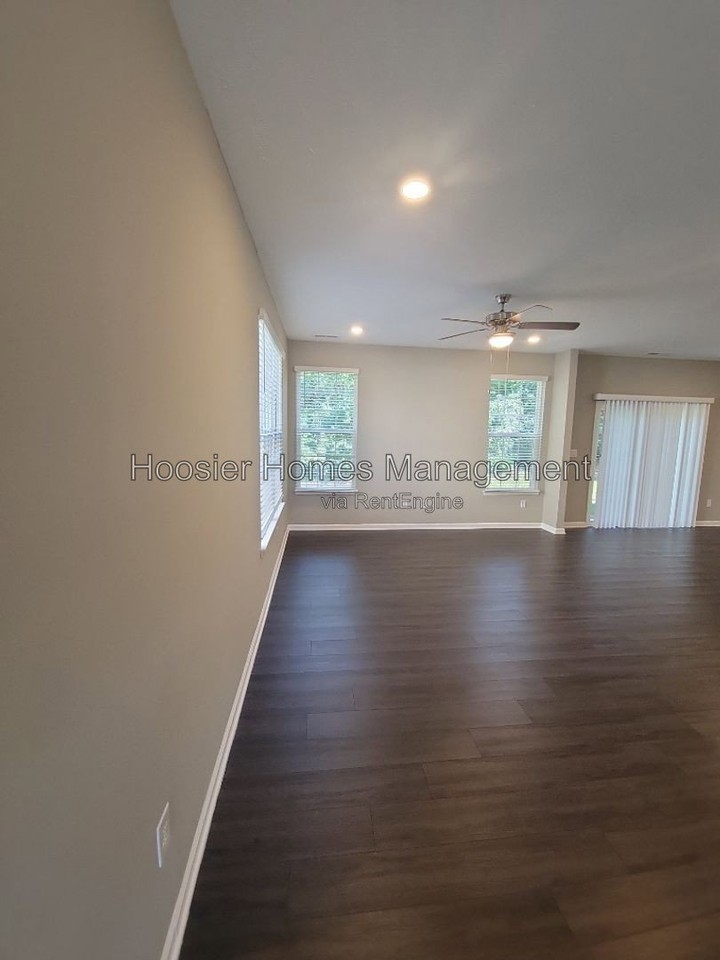 5649 Brownstone Dr - Photo 4 of 31