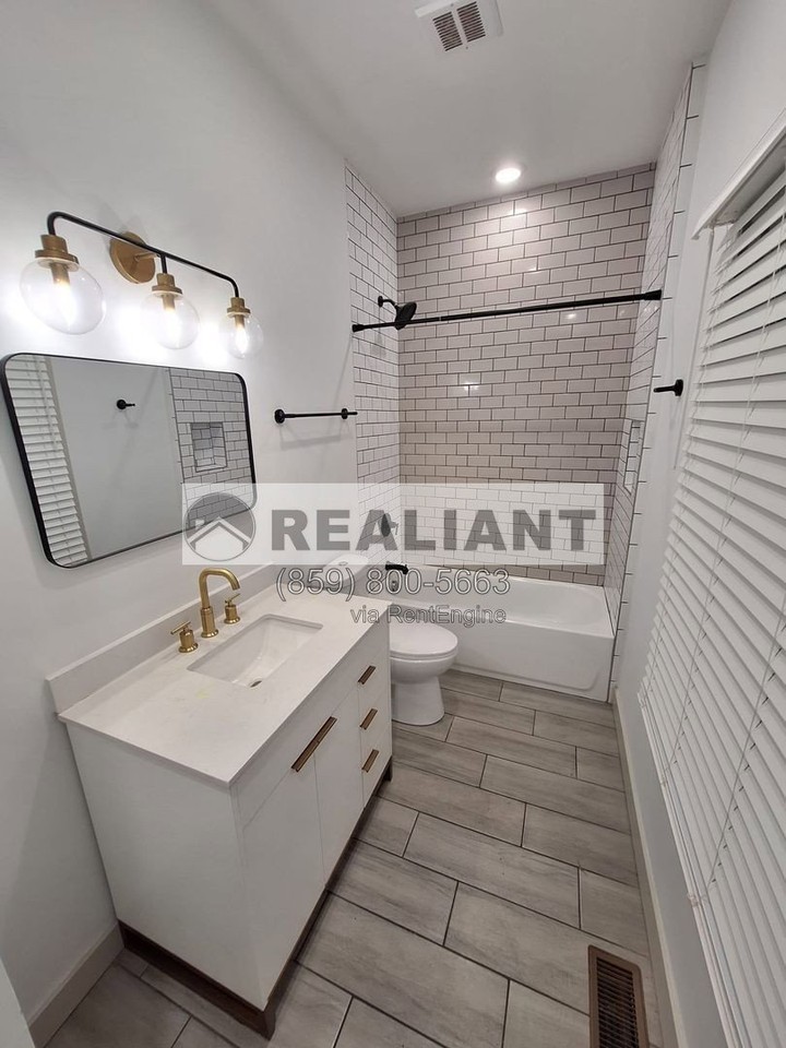 1124 Holman Ave #2 - Photo 7 of 11