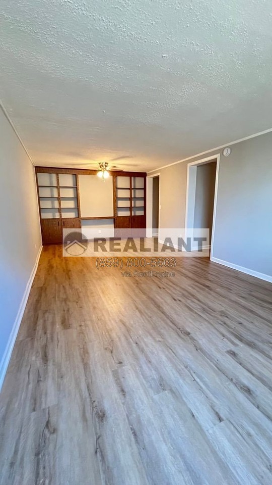 107 Amhurst Drive - Photo 3 of 12