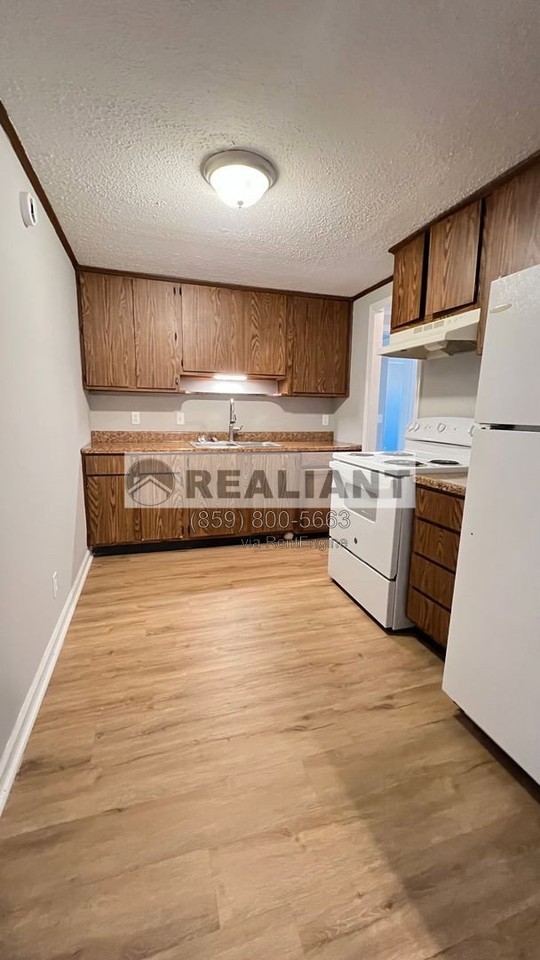 107 Amhurst Drive - Photo 5 of 12