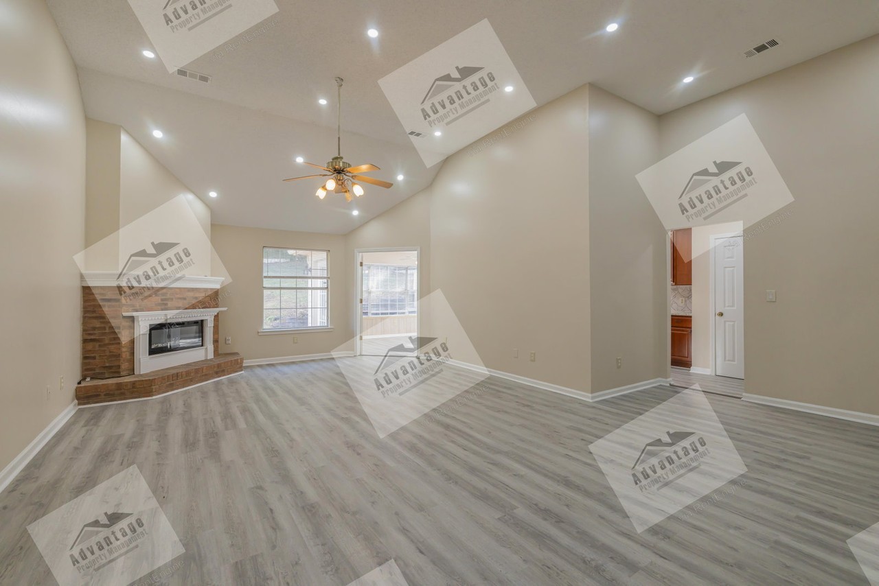 209 Alexis Ave - Photo 2 of 11