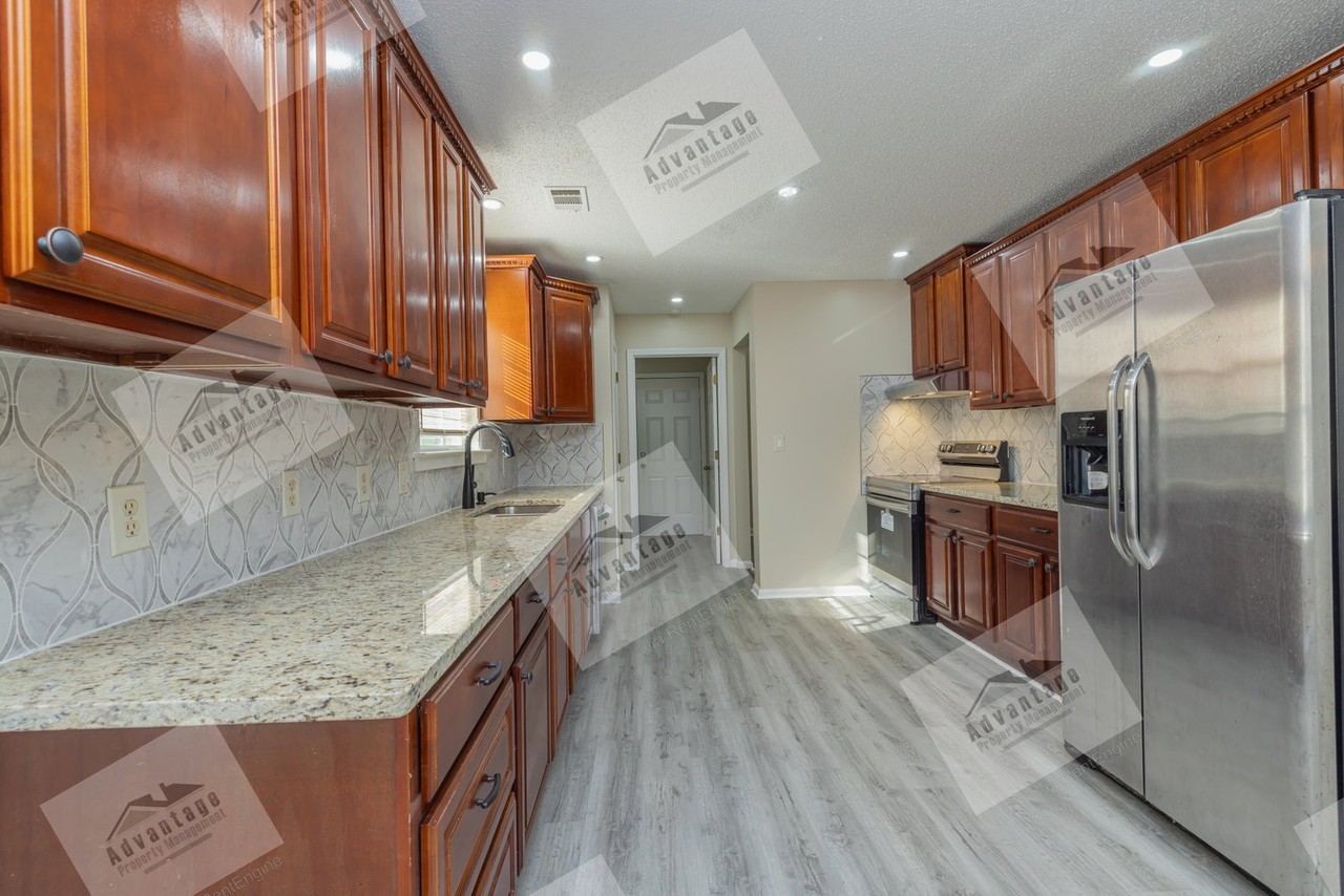 209 Alexis Ave - Photo 3 of 11