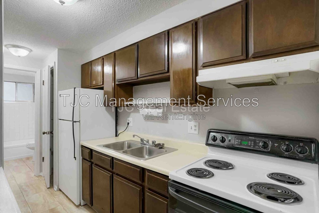 27 S Sherman St #304 - Photo 7 of 11