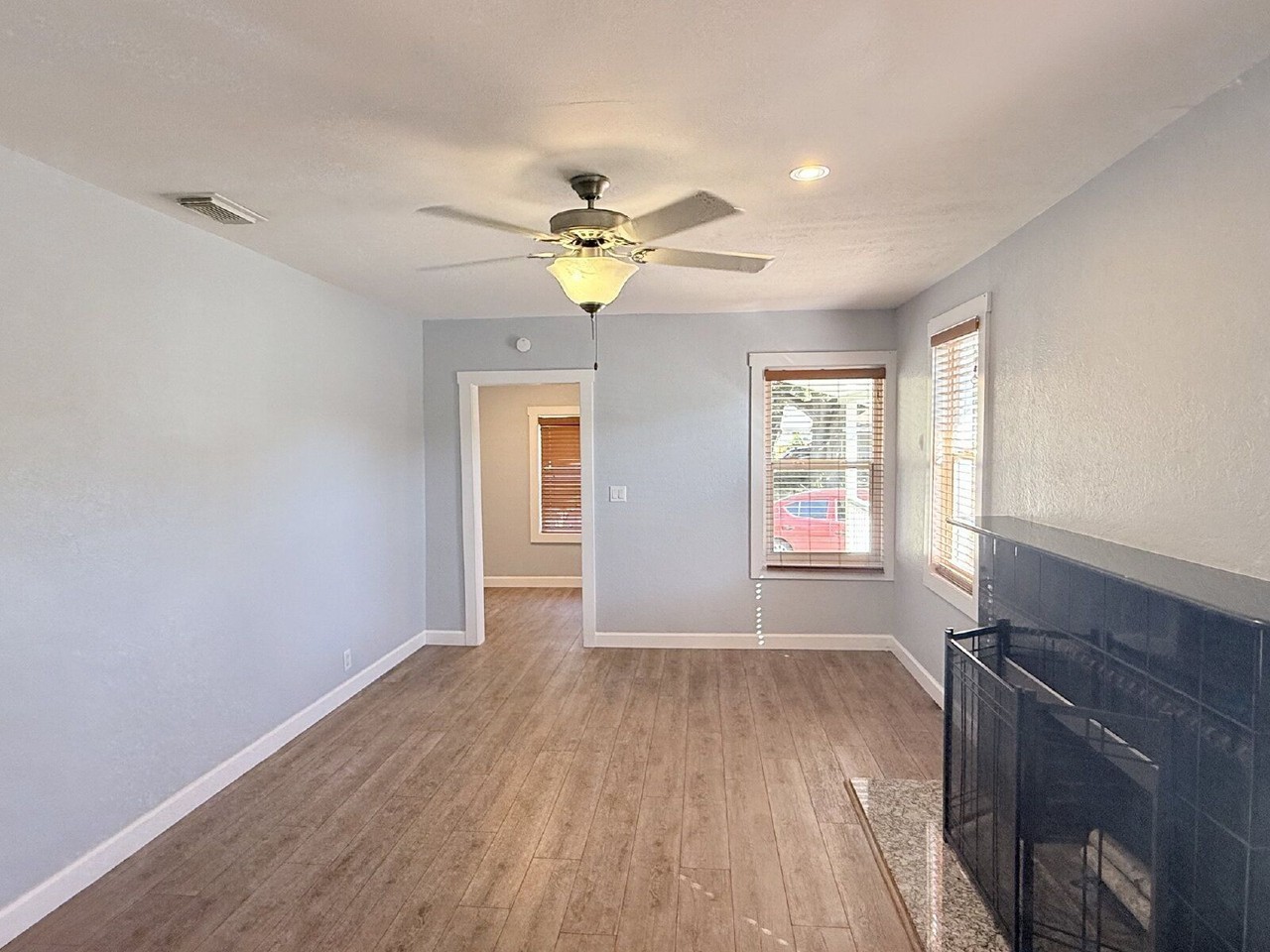 4936 Rosedale Pl N - Photo 2 of 23