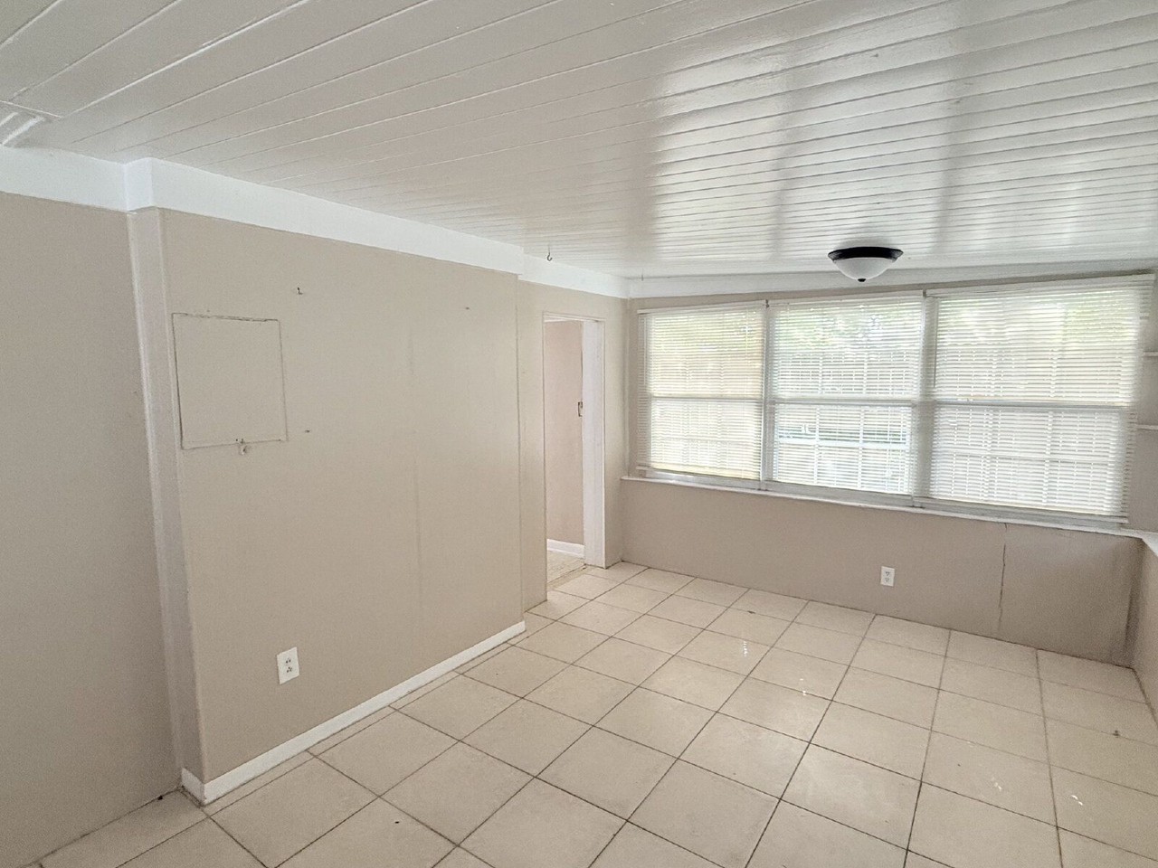 6118 39th Ave N - Photo 7 of 17