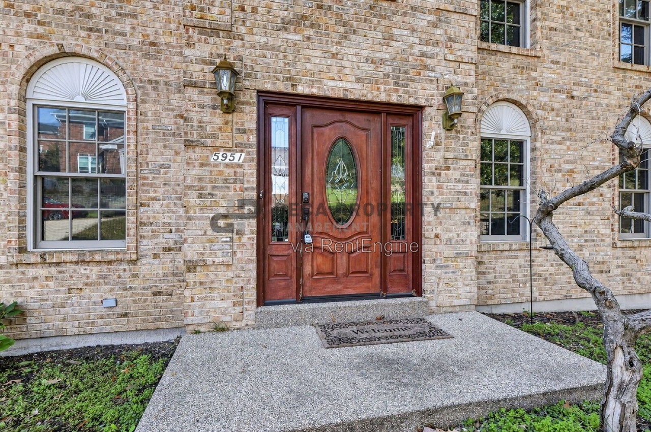 5951 Summerhedge Pl - Photo 5 of 50
