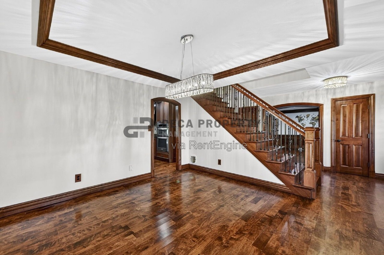 5951 Summerhedge Pl - Photo 7 of 50