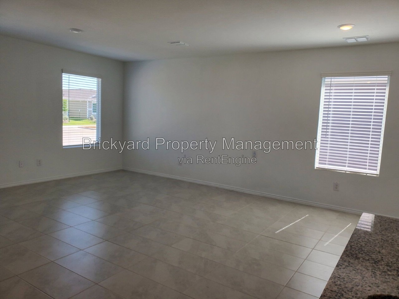 143 Sunflower St - Photo 3 of 9
