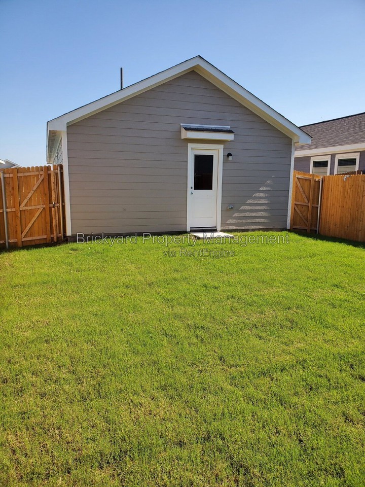 143 Sunflower St - Photo 5 of 9