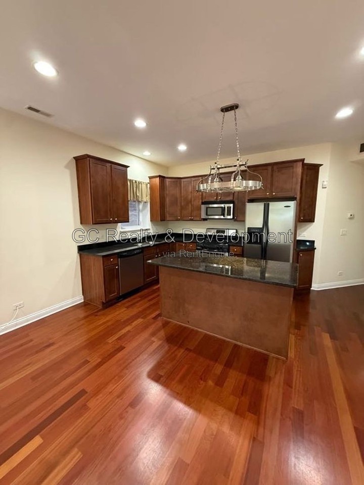 7170 W Grand Ave #2W - Photo 3 of 11