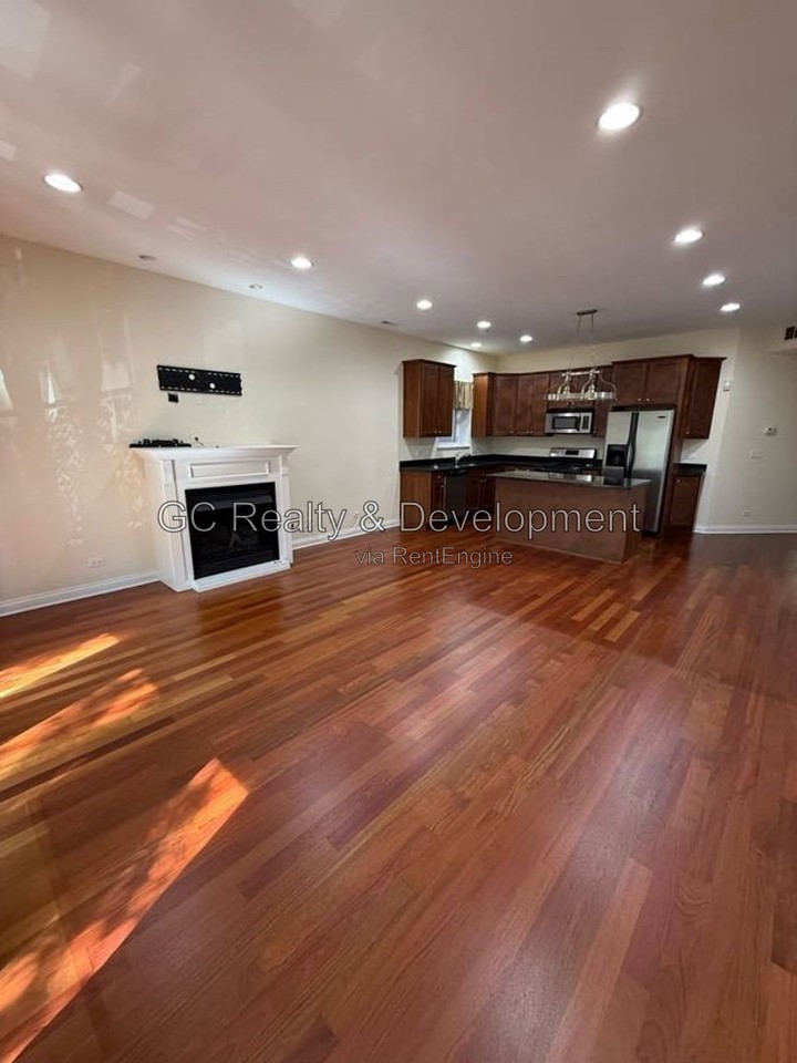 7170 W Grand Ave #2W - Photo 4 of 11