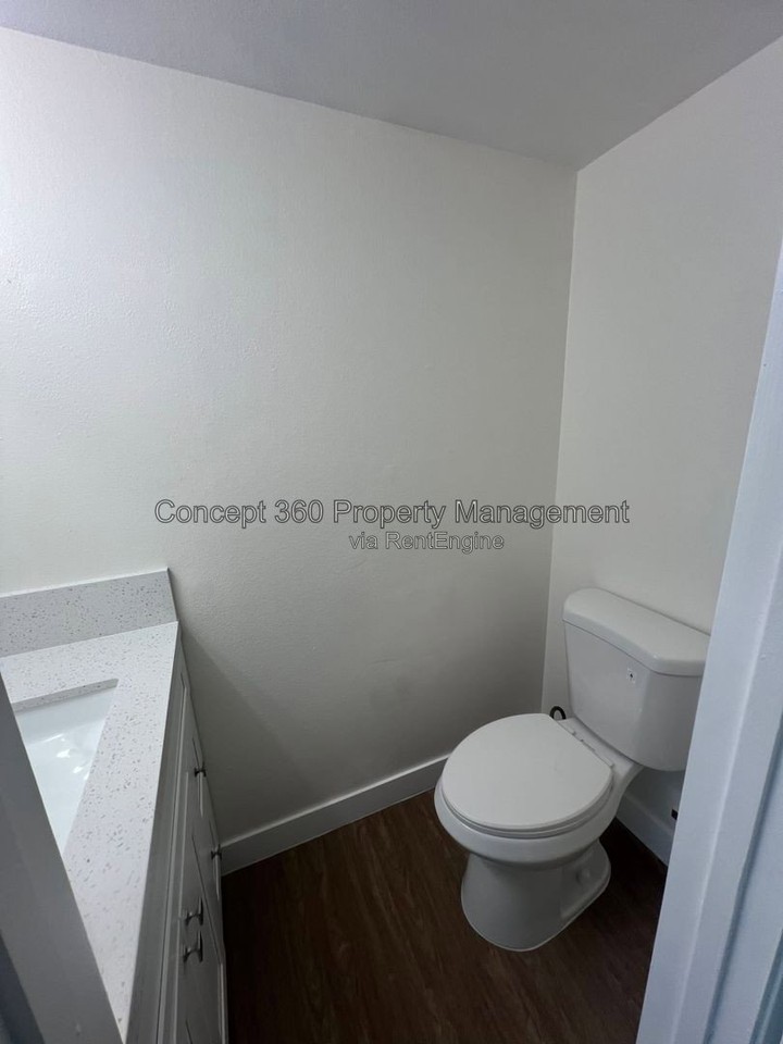 17820 Alburtis Ave #13 - Photo 7 of 27
