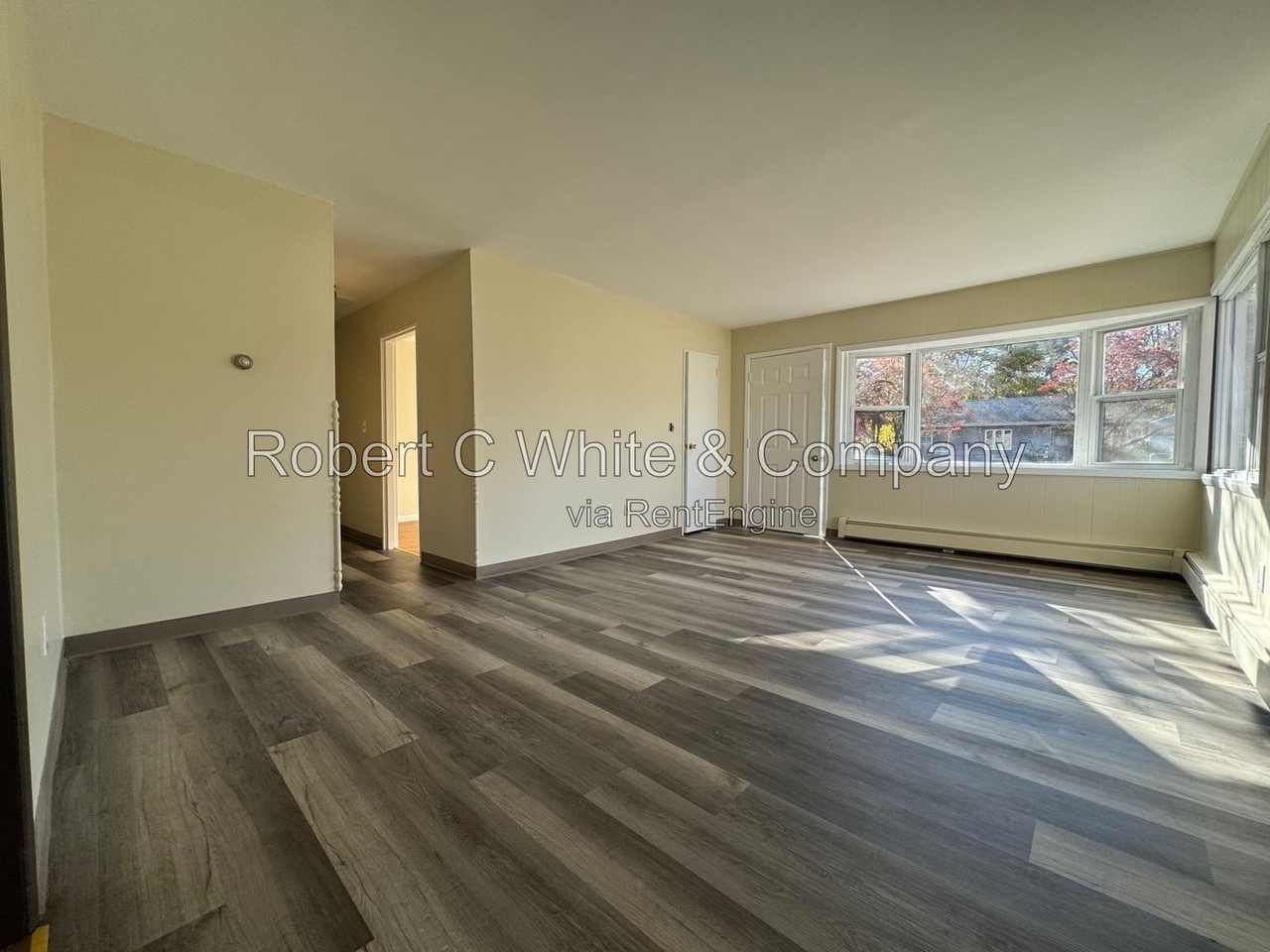 5 Richard Way - Photo 2 of 22