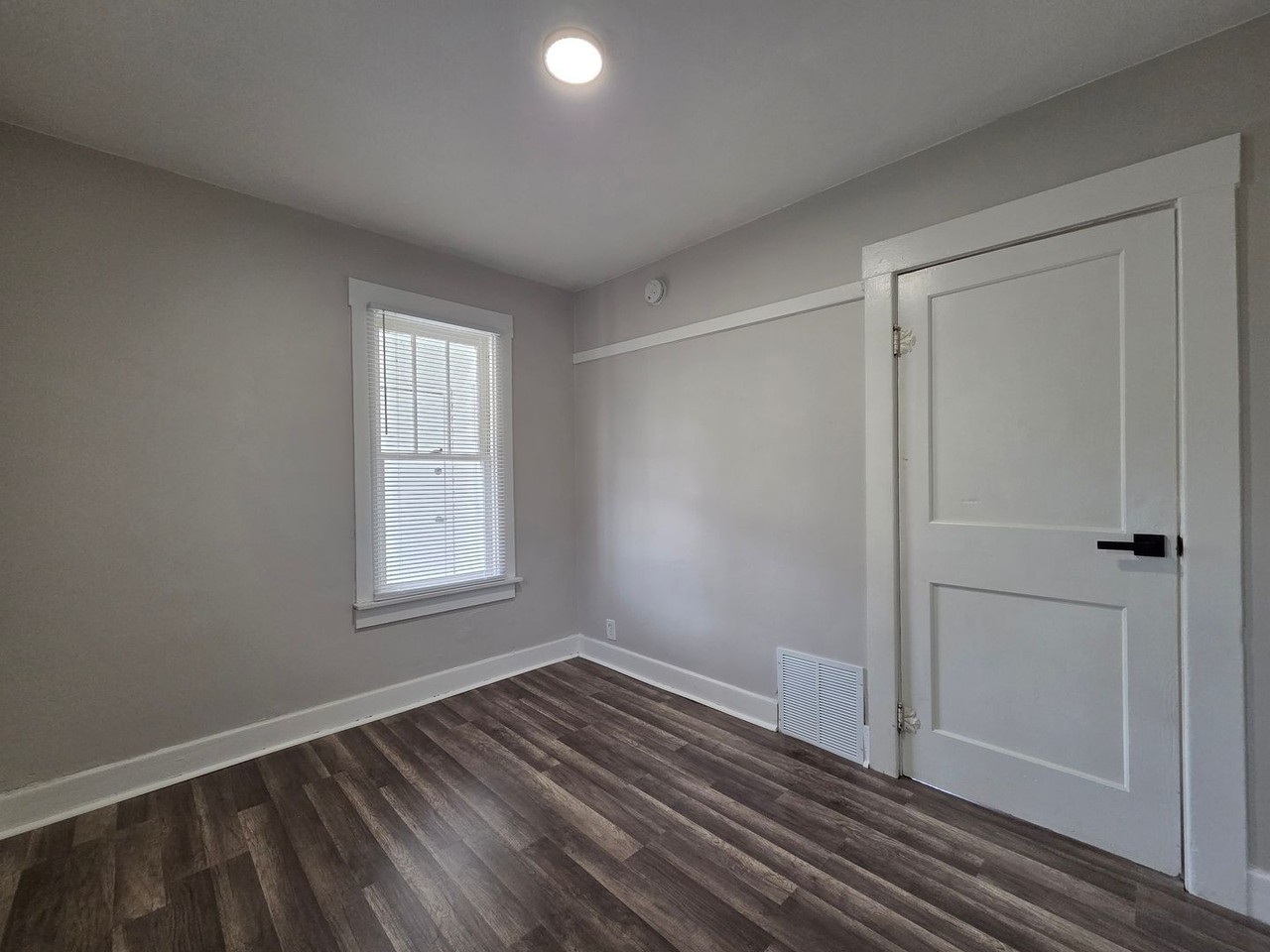 1216 Broadway - Photo 7 of 15