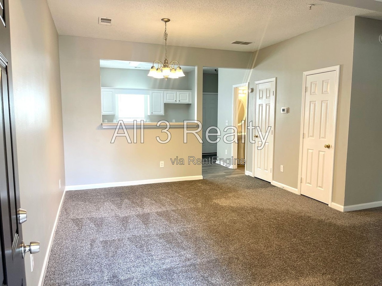 104 Hawkeye Ln - Photo 3 of 23