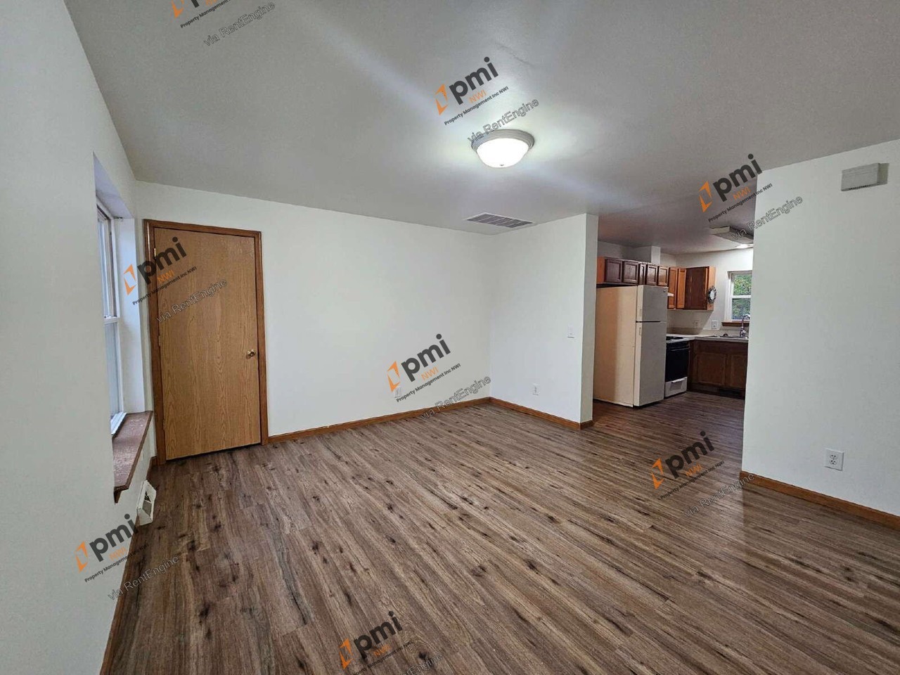 1056 Joliet Rd #B - Photo 3 of 14