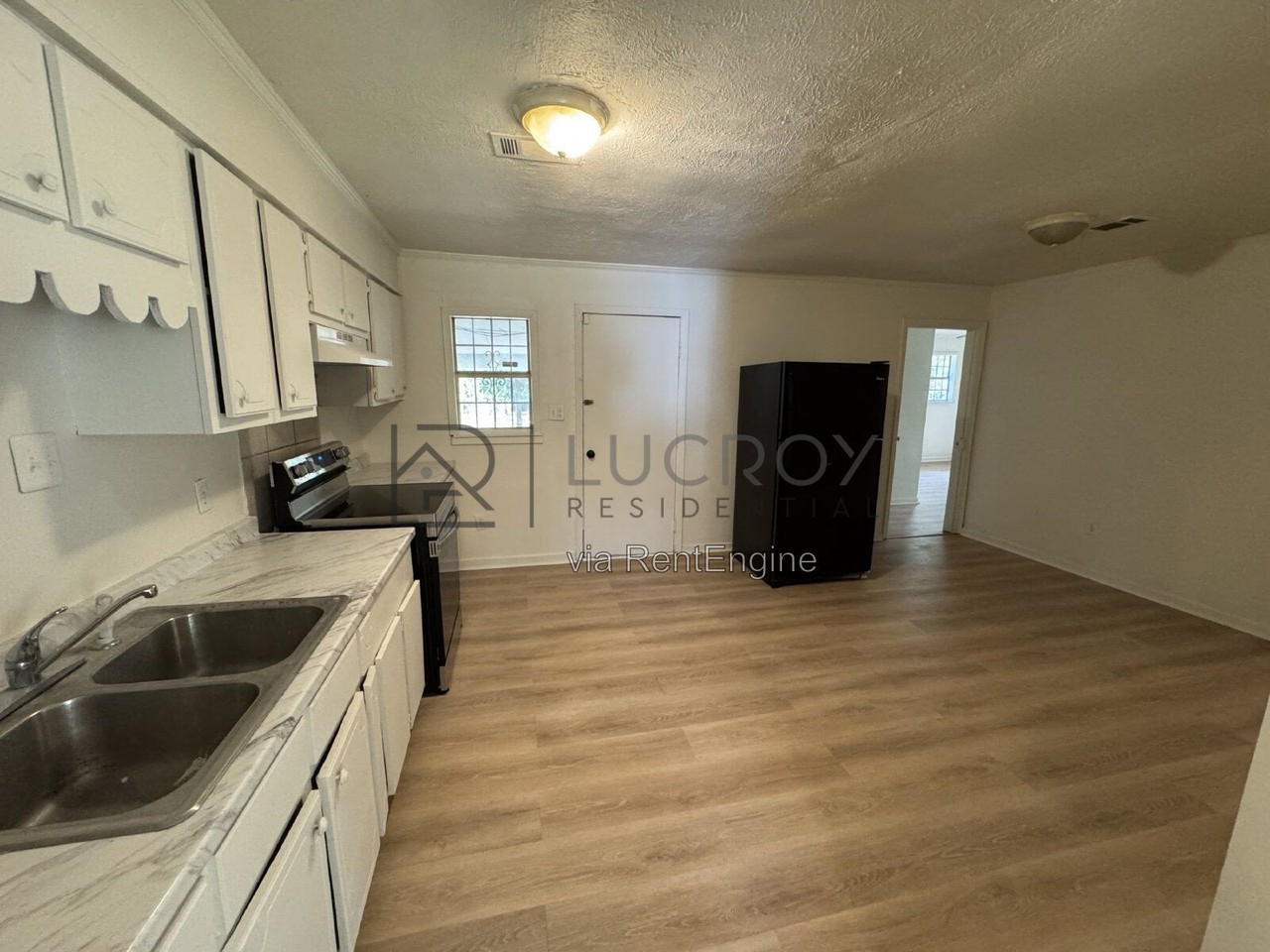 306 Clubview Dr - Photo 4 of 15