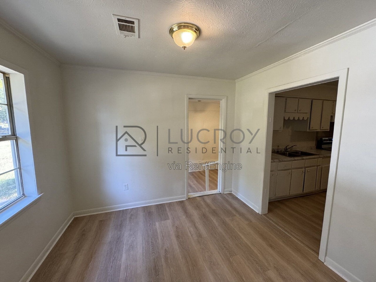 306 Clubview Dr - Photo 6 of 15