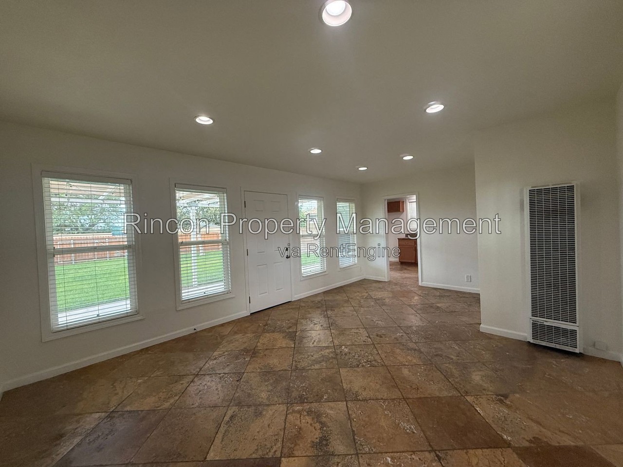 1431 Valley Park Dr - Photo 2 of 16