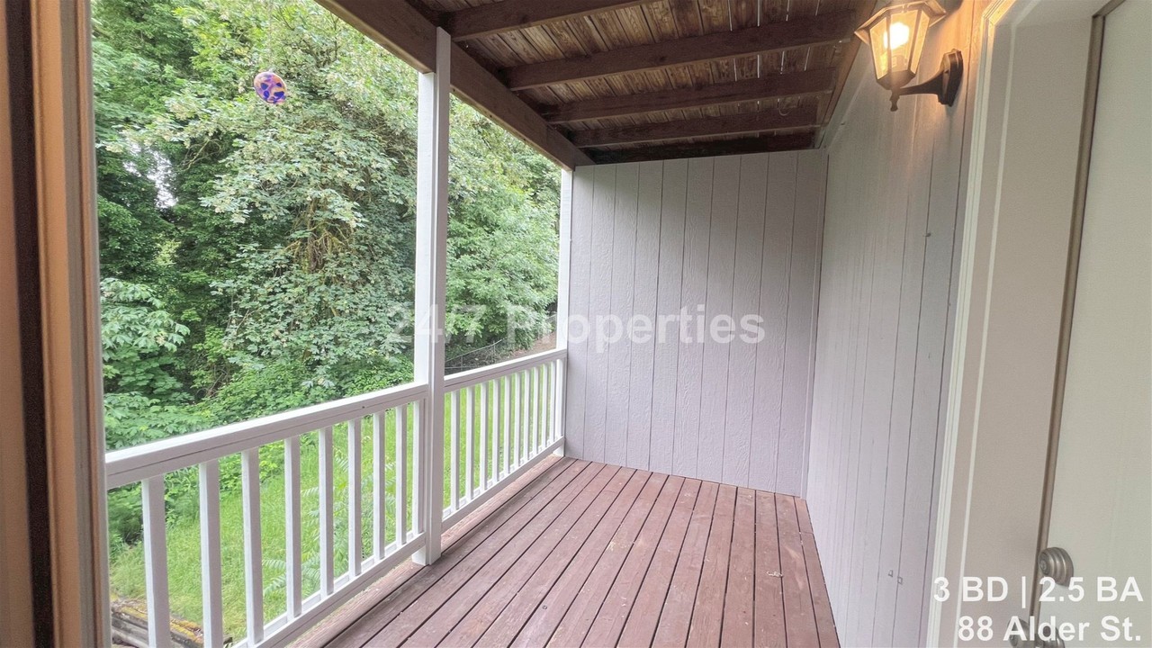 88 Alder St - Photo 7 of 15