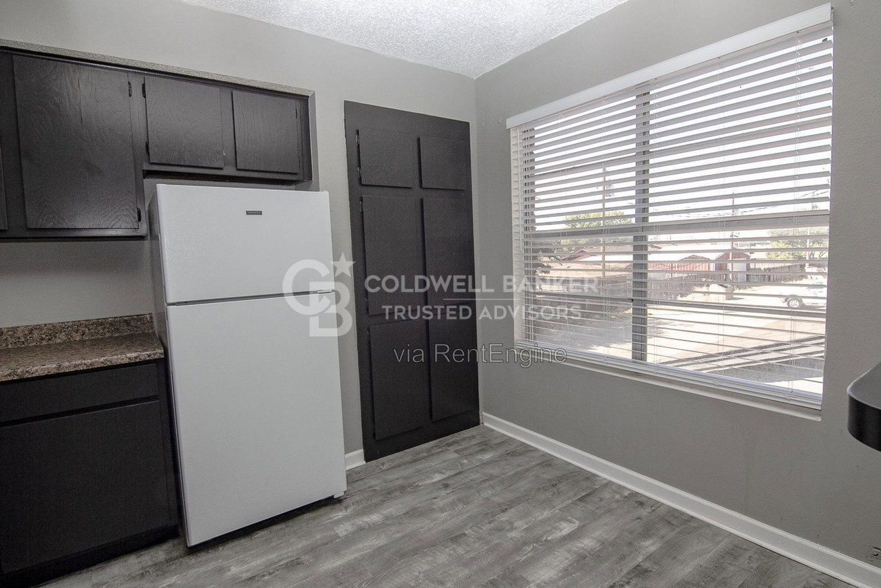 605 Nw 15th St #18 - Photo 4 of 9