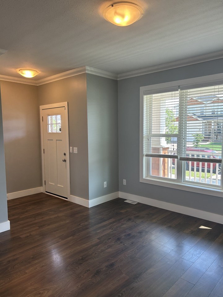 623 Meadows Blvd - Photo 4 of 23