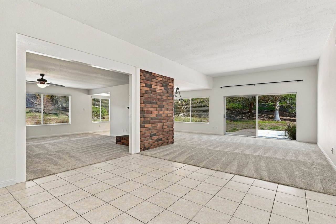 2042 Valley Rd - Photo 2 of 22