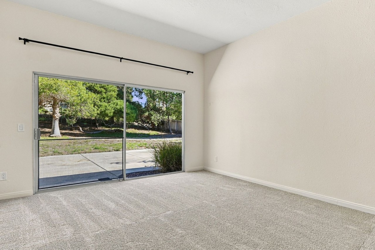 2042 Valley Rd - Photo 4 of 22