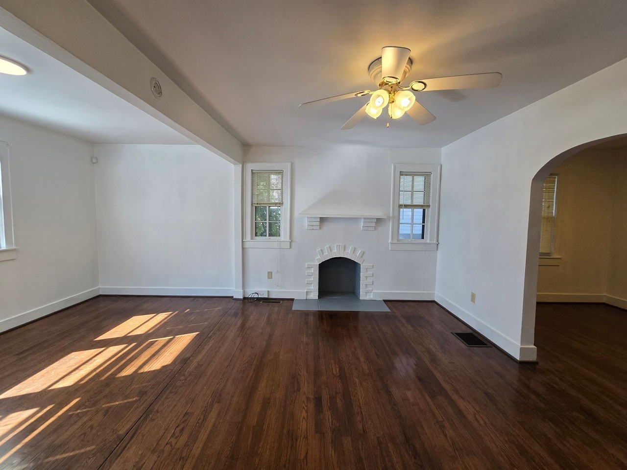 612 Benton Ave - Photo 3 of 36
