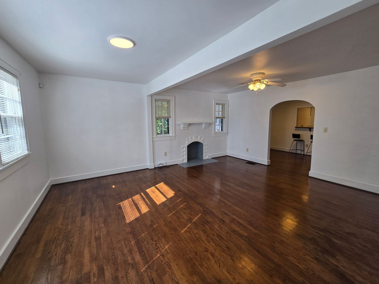 612 Benton Ave - Photo 4 of 36